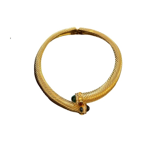 Givenchy Jewel Twist Cable Hinge
Torque Necklace and bracelet set 1980’s - Picture 15 of 15